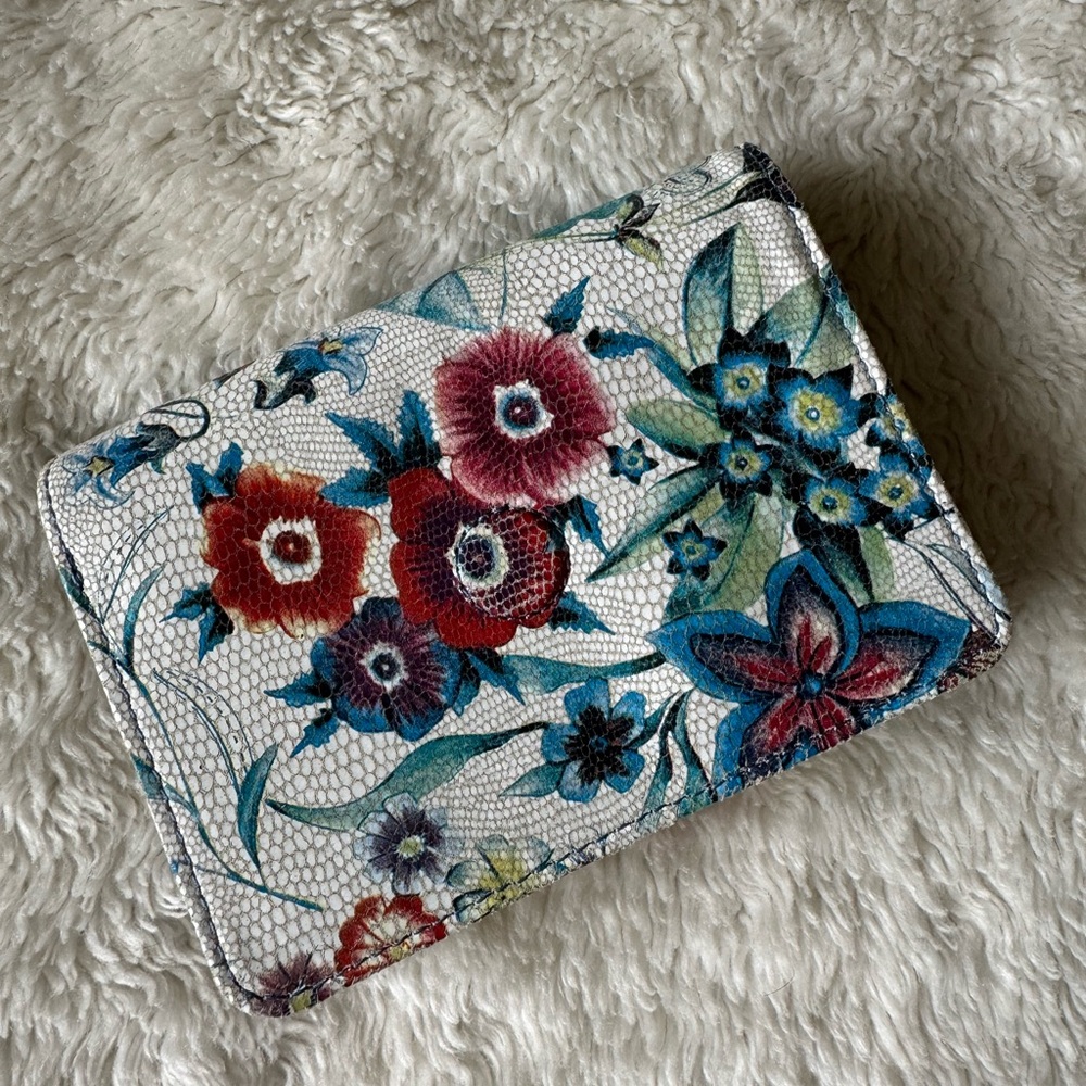 Women’s Robin Compact Botanical Print Hobo Wallet